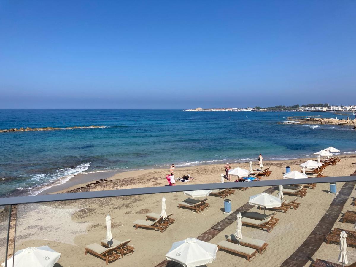 Sun Julz Apartments On The Beach Paphos Bagian luar foto