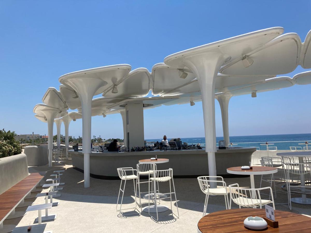 Sun Julz Apartments On The Beach Paphos Bagian luar foto