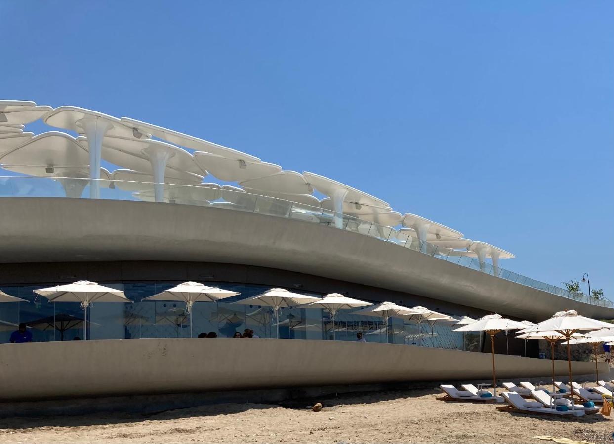 Sun Julz Apartments On The Beach Paphos Bagian luar foto