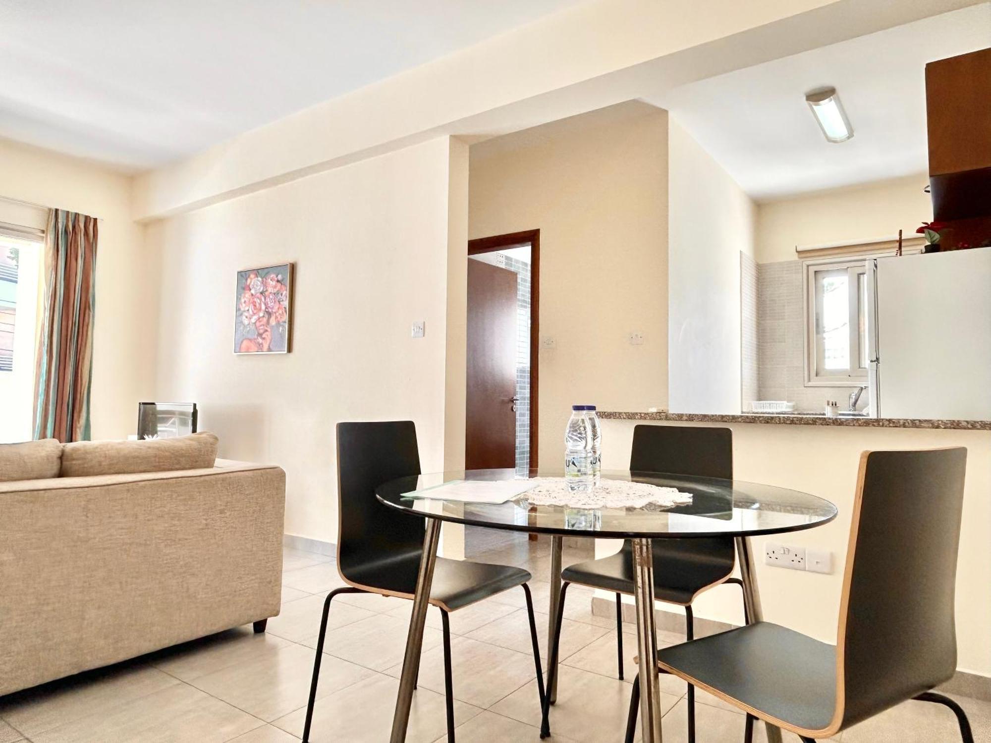 Sun Julz Apartments On The Beach Paphos Bagian luar foto