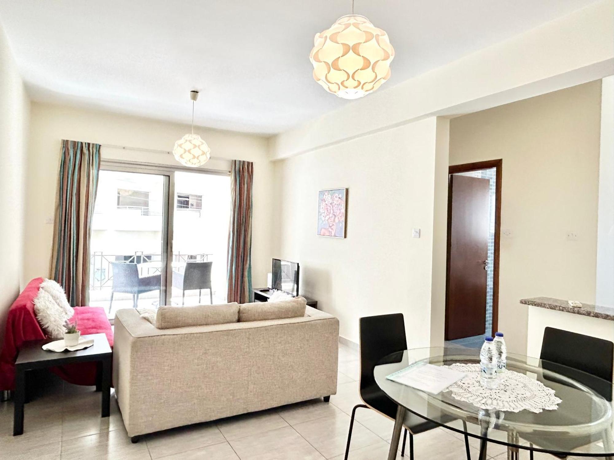 Sun Julz Apartments On The Beach Paphos Bagian luar foto