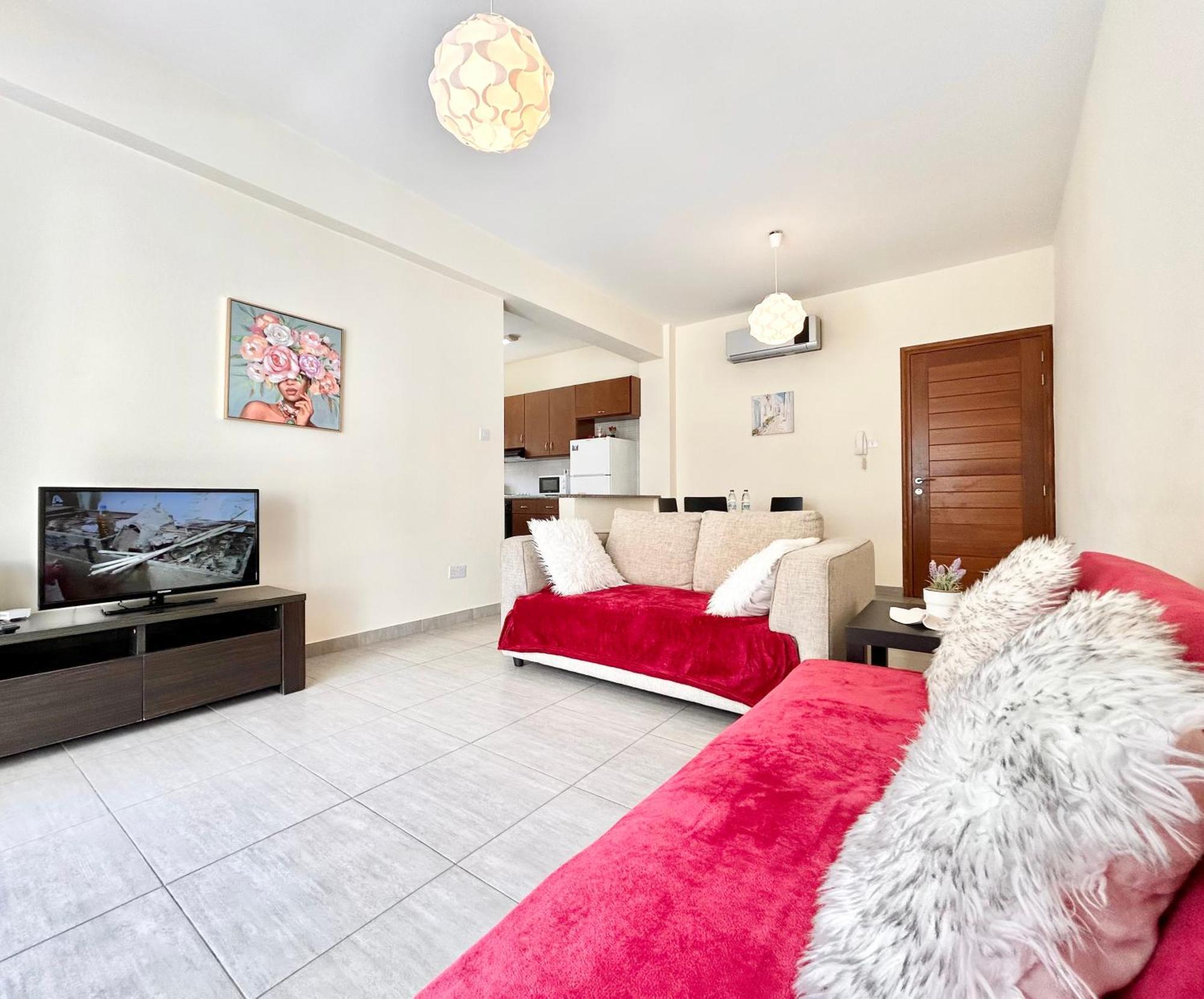 Sun Julz Apartments On The Beach Paphos Bagian luar foto
