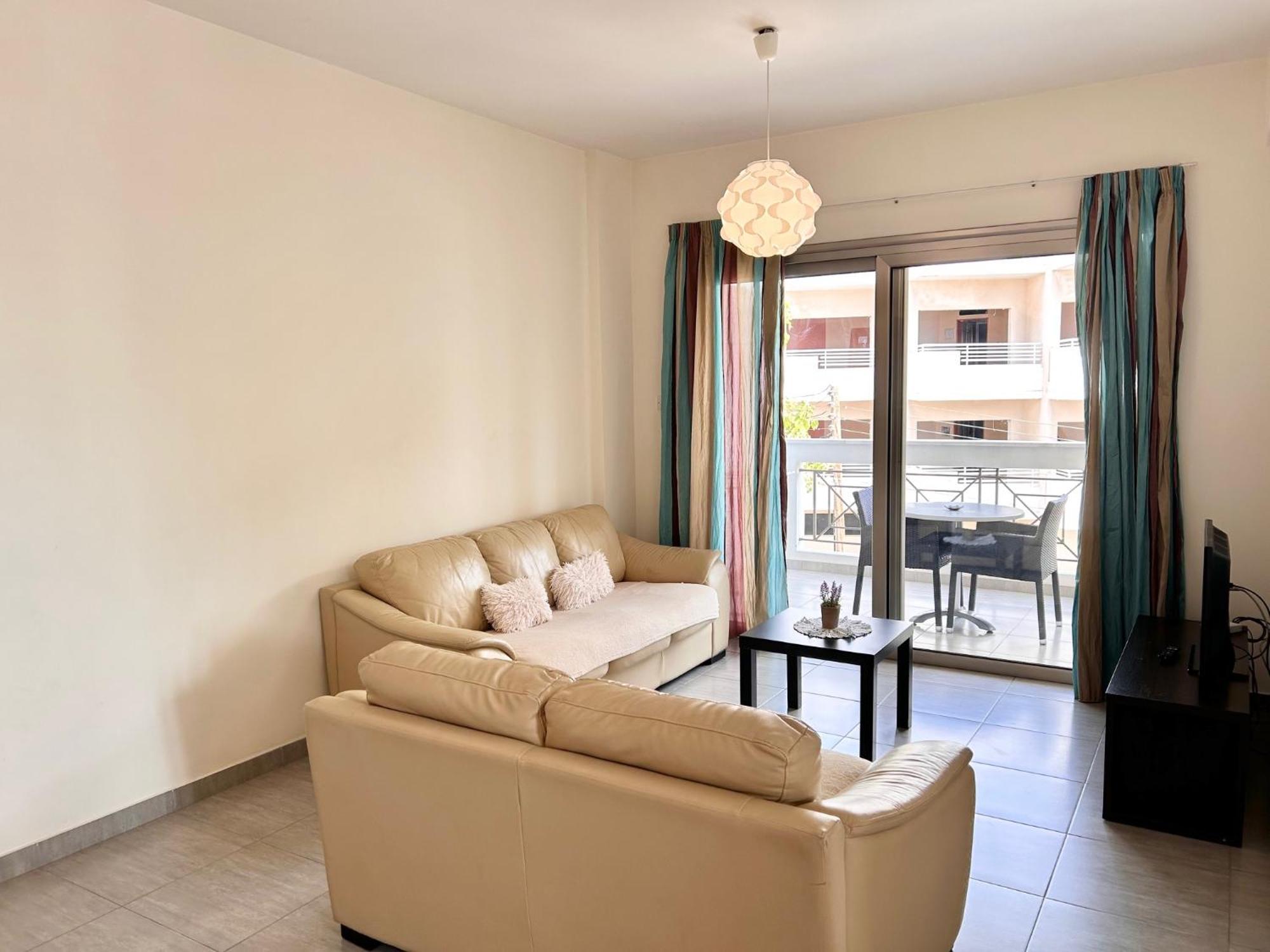 Sun Julz Apartments On The Beach Paphos Bagian luar foto