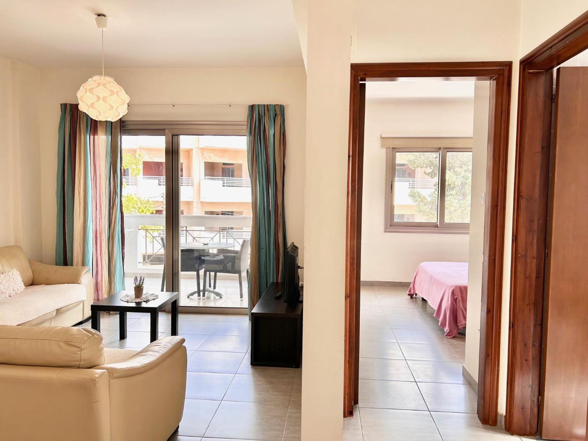 Sun Julz Apartments On The Beach Paphos Bagian luar foto