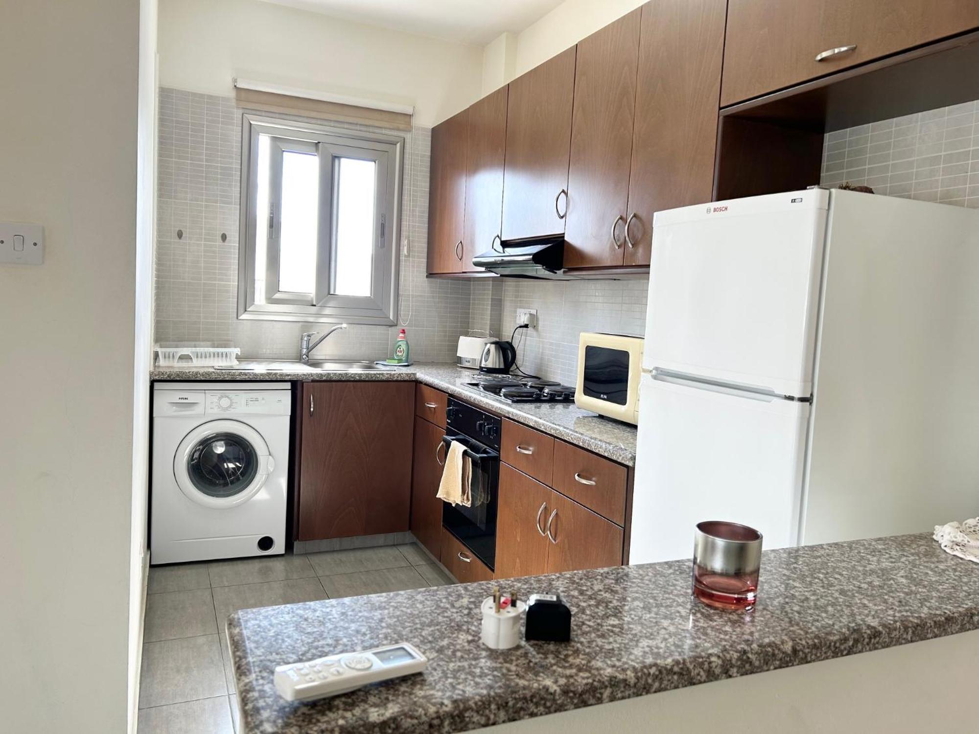 Sun Julz Apartments On The Beach Paphos Bagian luar foto