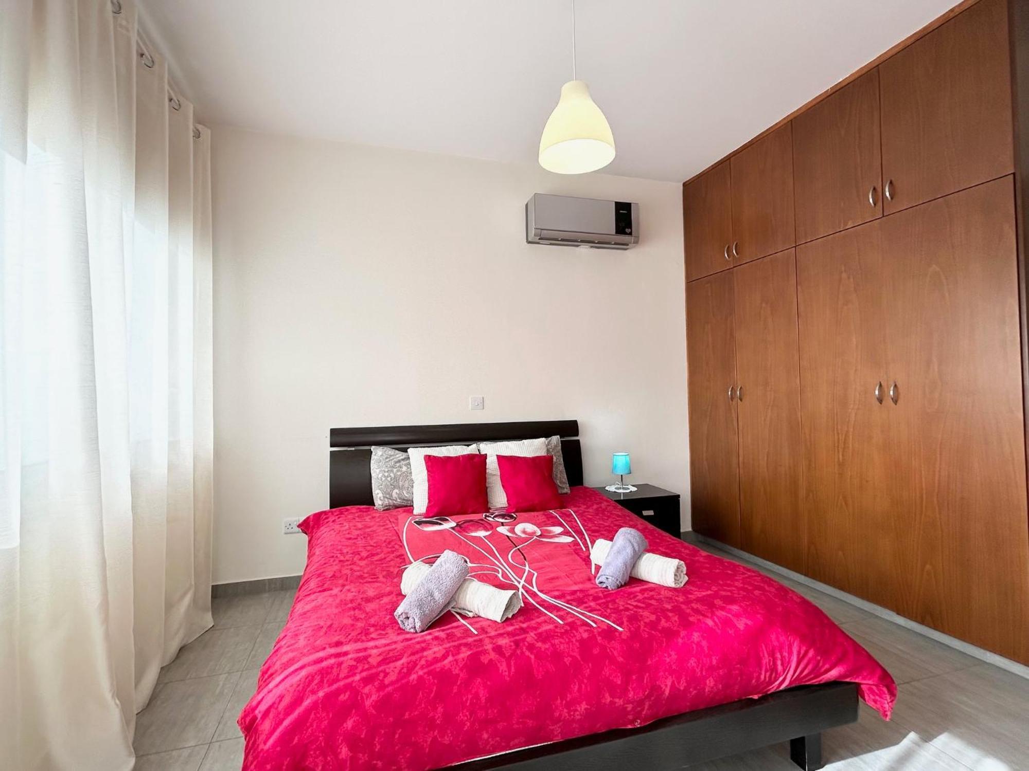 Sun Julz Apartments On The Beach Paphos Bagian luar foto