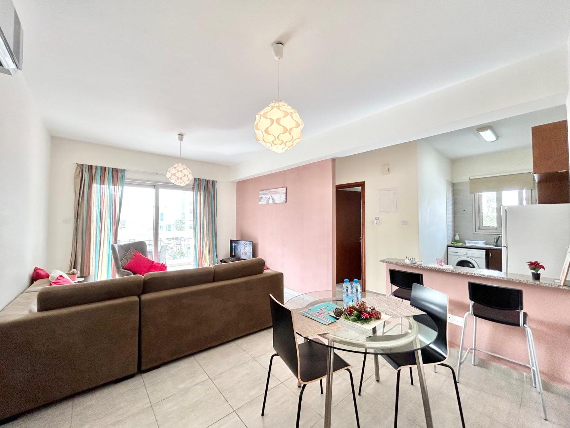 Sun Julz Apartments On The Beach Paphos Bagian luar foto