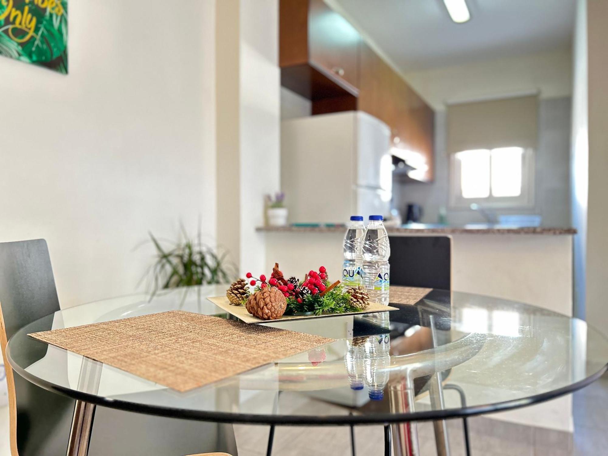 Sun Julz Apartments On The Beach Paphos Bagian luar foto