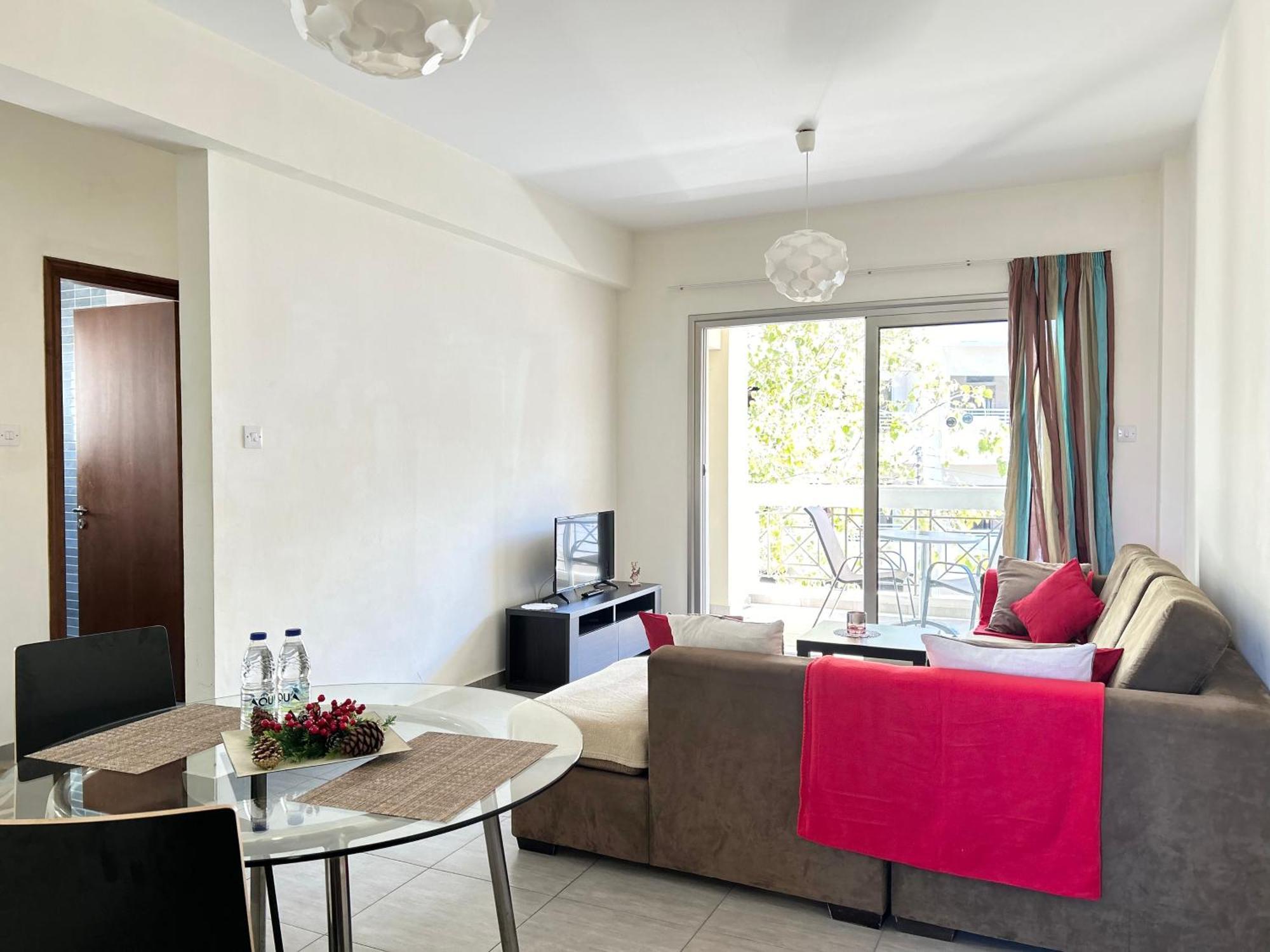 Sun Julz Apartments On The Beach Paphos Bagian luar foto