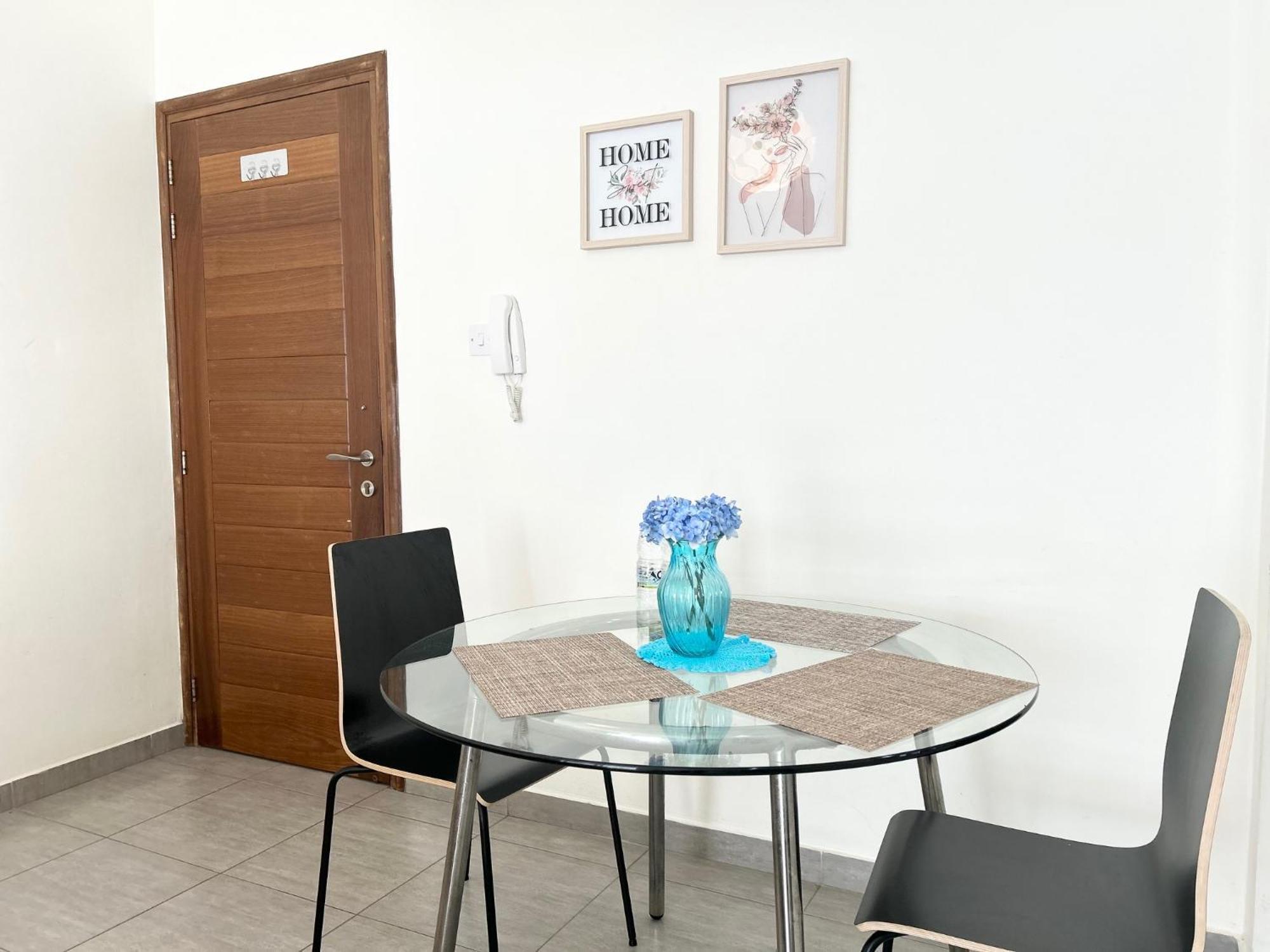Sun Julz Apartments On The Beach Paphos Bagian luar foto