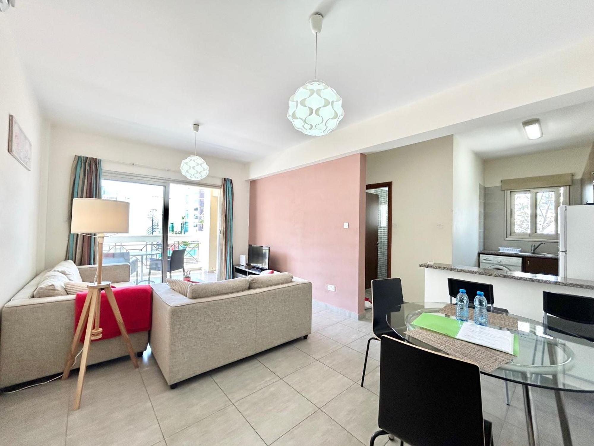 Sun Julz Apartments On The Beach Paphos Bagian luar foto