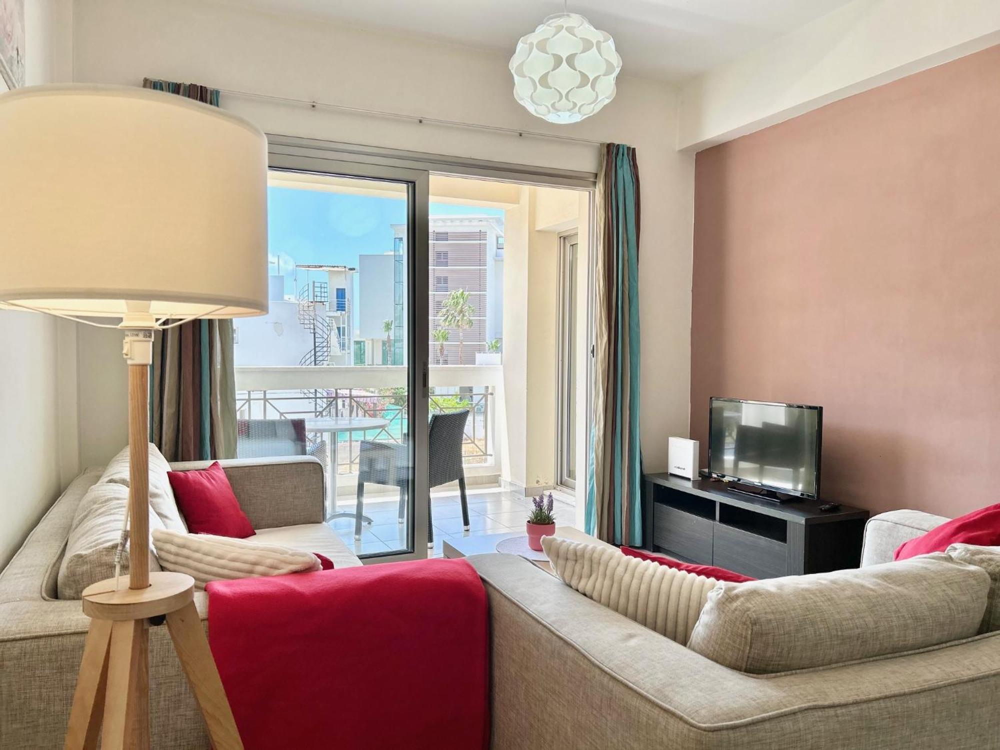 Sun Julz Apartments On The Beach Paphos Bagian luar foto